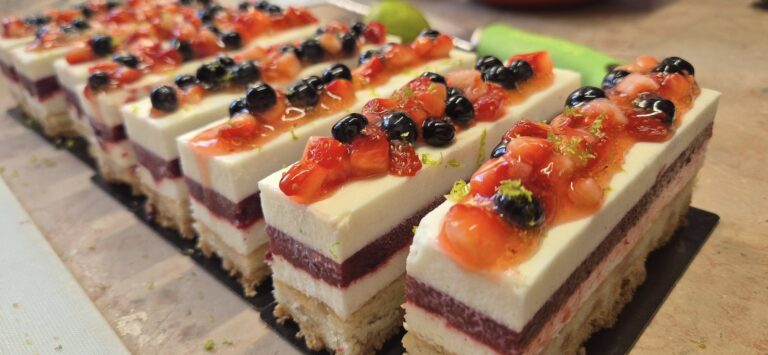 Entremets fruits rouges citron vert