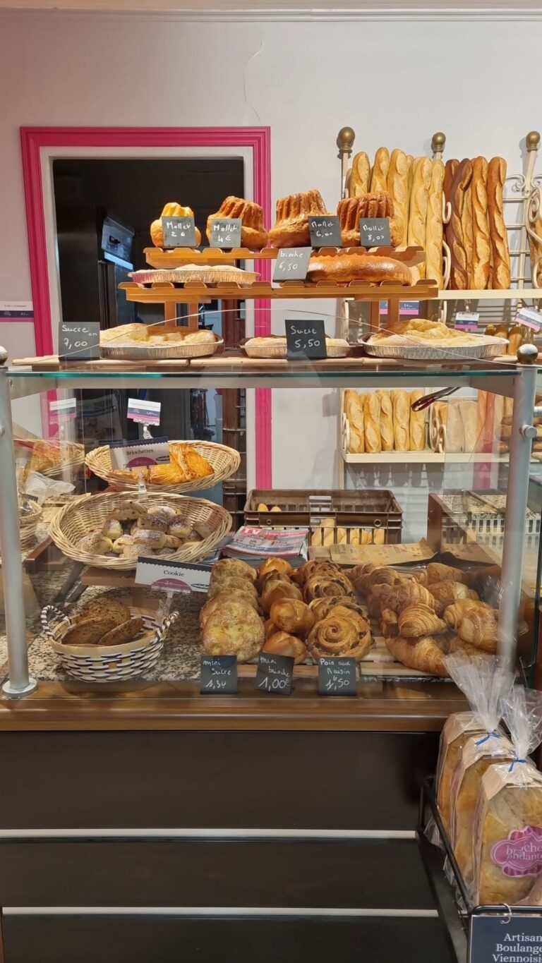 Vitrine viennoiseries brioches